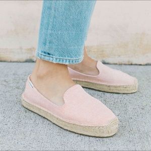 Soludos pink canvas smoking slippers | size 8